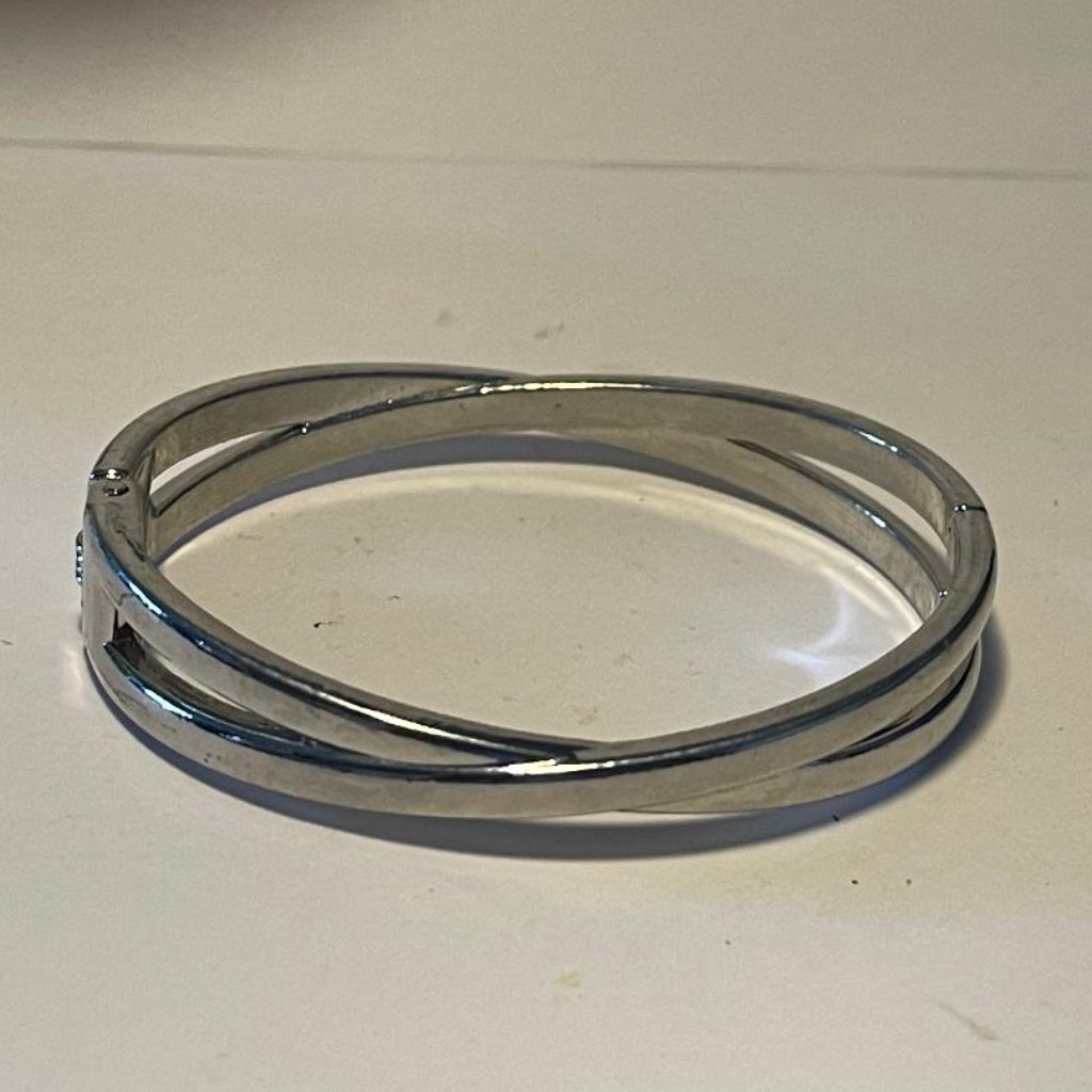 Silver Bracelet New 17$